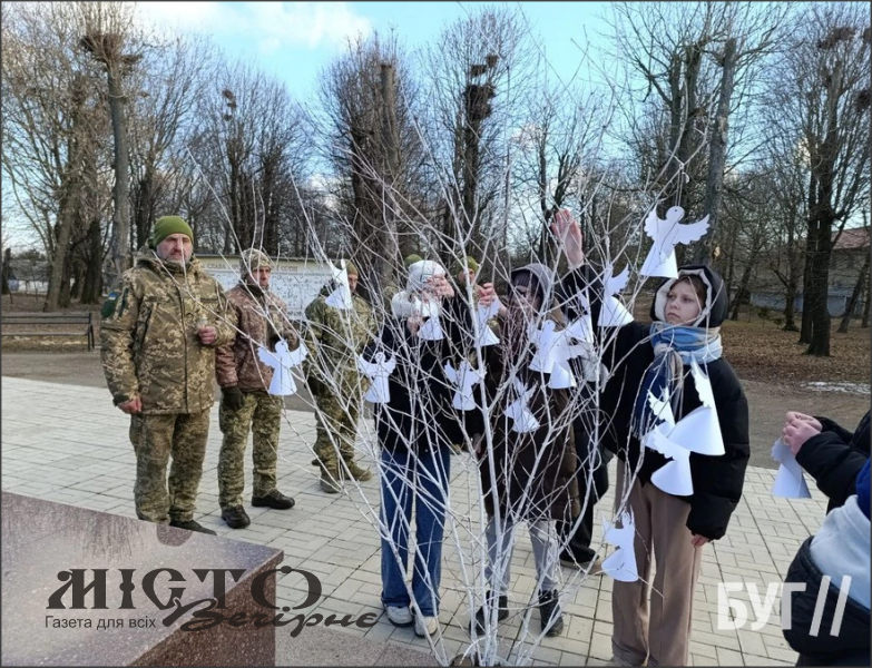 В Іваничах долучилися до Всеукраїнської тихої акції «Ангели пам’яті» 