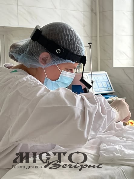 У Нововолинській лікарні провели успішну операцію для відновлення носового дихання 