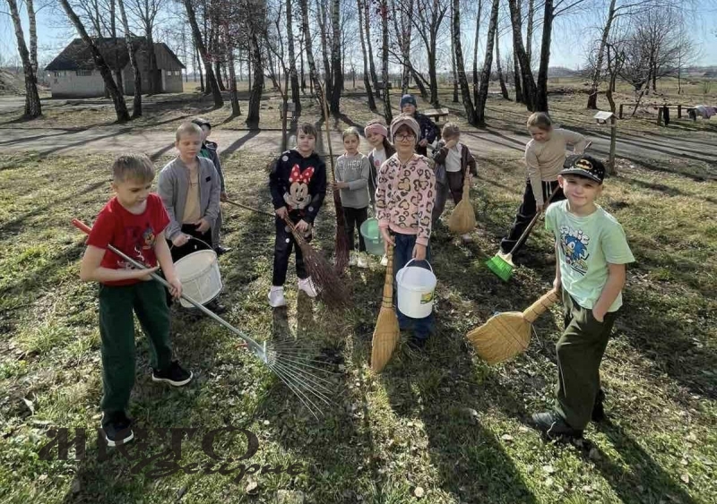 У Маньківському ліцеї пройшла весняна толока 