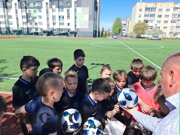 Команда з Локачів посіла друге місце на районному етапі «Шкільного м’яча» - новини Володимир-Водинського Команда з Локачів посіла друге місце на районному етапі «Шкільного м’яча»