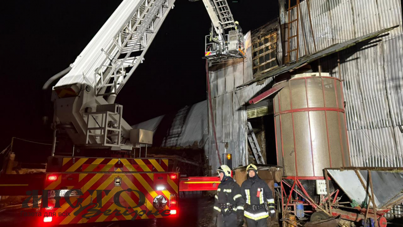 В Устилузькій громаді через недбалі зварювальні роботи сталася масштабна пожежа в ангарі 