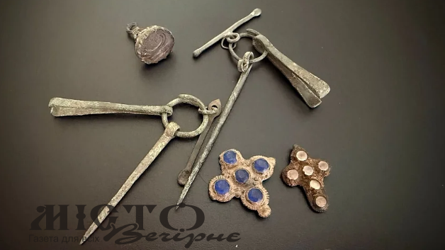 Від VIII століття до сучасності: понад три десятки артефактів хотіли незаконно вивезти з України 