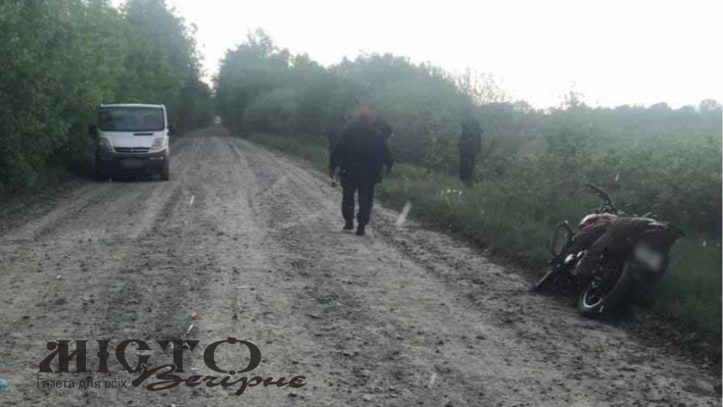 На Волині мотоцикліст впав на дорогу, він отримав політравму та численні переломи 