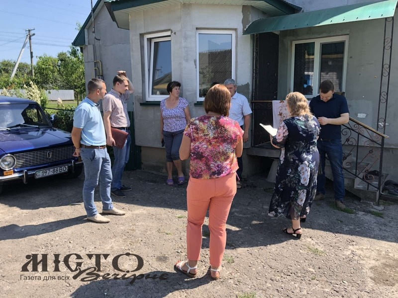 У Володимирі обстежили житлові будинки, які постраждали від негоди 