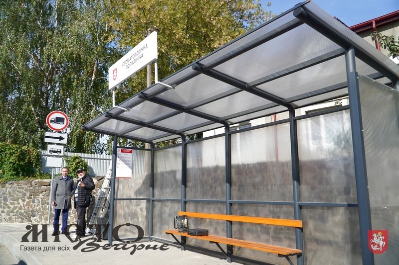 У Володимирі презентували типову зупинку громадського транспорту 