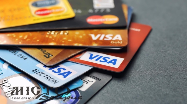 Перекази між картками: що варто знати? 