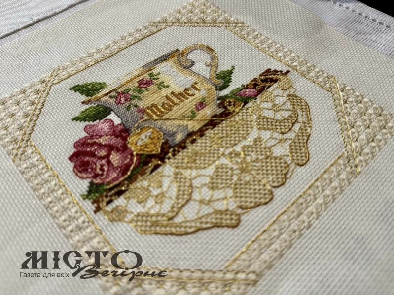 У Нововолинську вишивальниця Тетяна Коноплюк презентувала свої роботи 