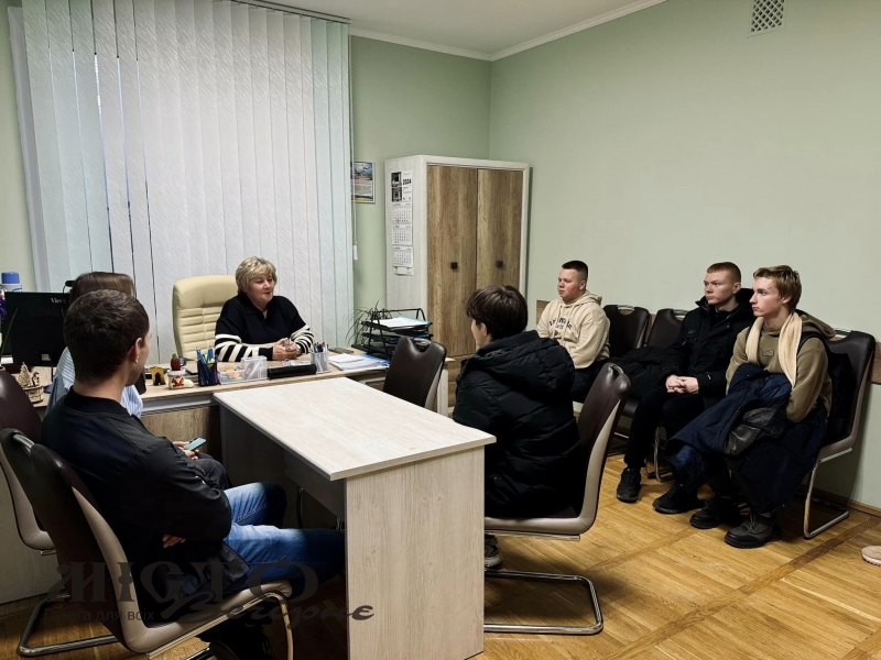У Нововолинську студенти та активна молодь відвідали міську раду 