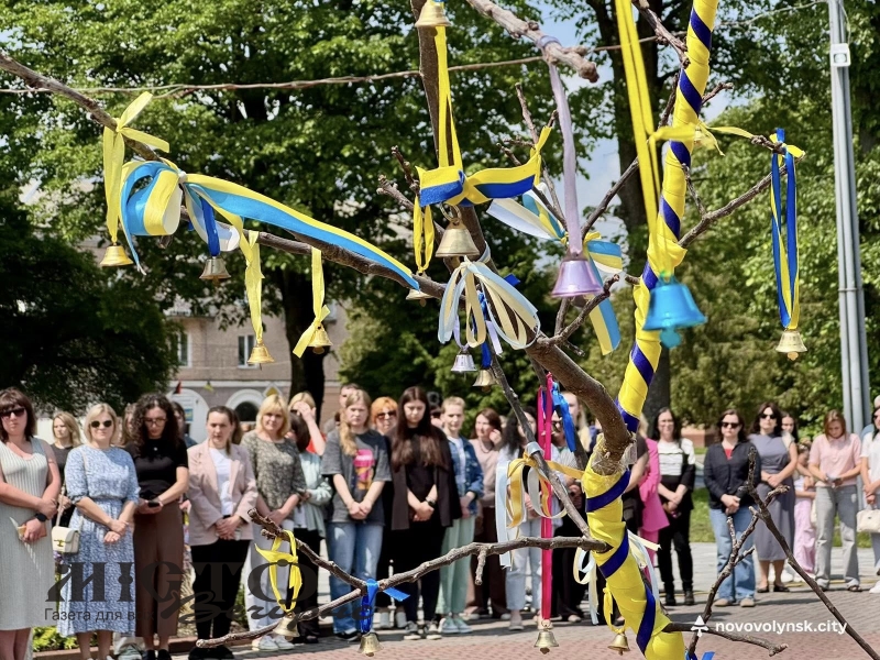 У Нововолинську вшанували пам’ять дітей, чиї життя забрала війна 