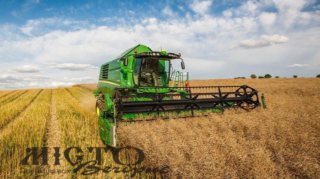 Їхав комбайном із фальшивим посвідченням: у Павлівці чоловіка покарали штрафом 