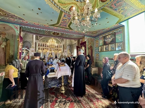 Нововолинська громада назавжди попрощалася з героєм Денисом Молчанюком 