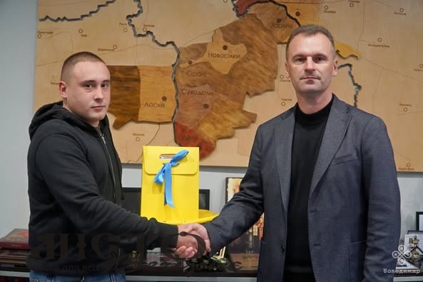 У Володимирі привітали звільненого з полону військового Олександра Бичка 