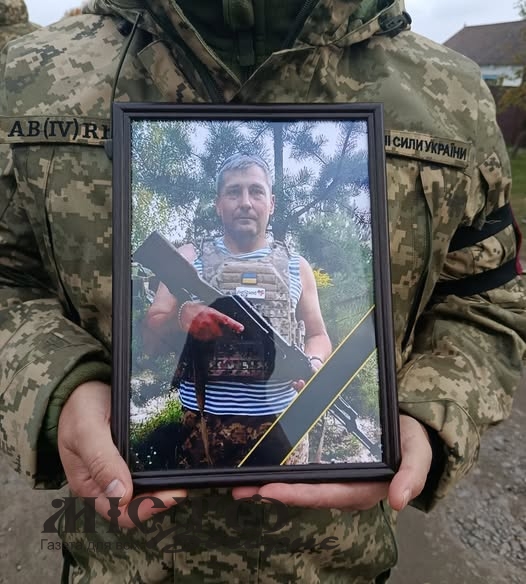 Оваднівська громада попрощалася із загиблим Захисником Олександром Пальшиним 