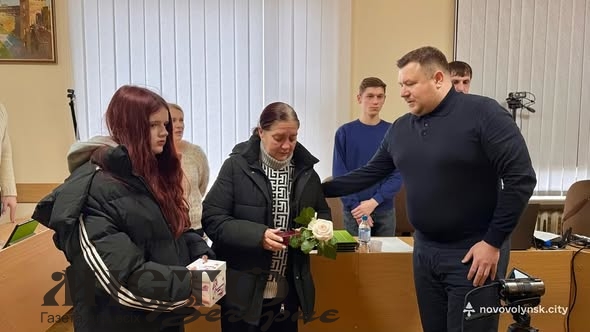 У Нововолинську рідним полеглого захисника Михайла Новікова вручили орден «За мужність» 