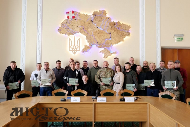 Троє ветеранів із Нововолинської громади отримали сертифікати на придбання житла 