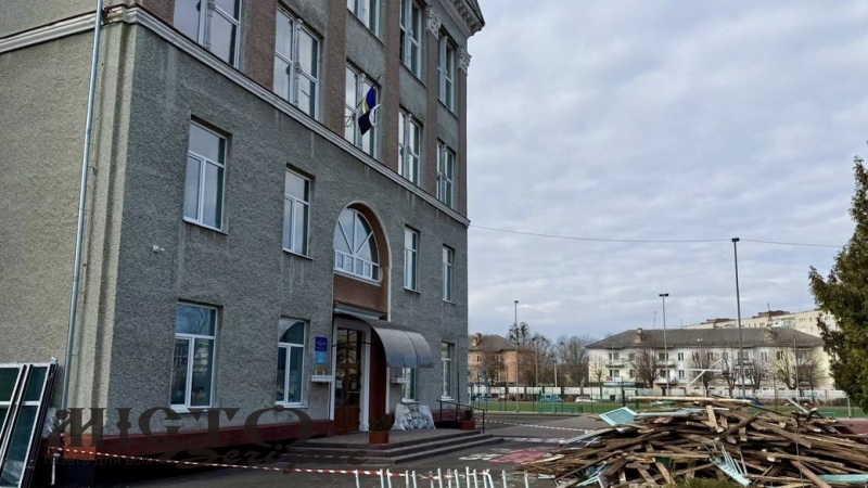 Школярі ліцею у Нововолинську пішли на «дистанційне»: яка причина 