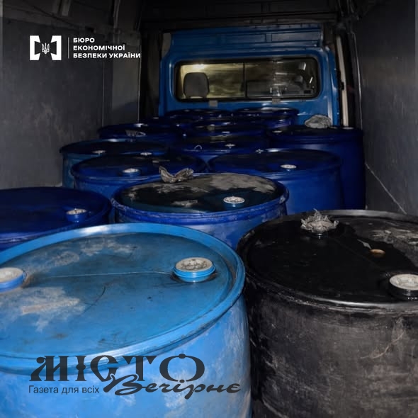 На Волині викрили чоловіка з фальсифікованим алкоголем і понад 3 тисячами літрів пального 