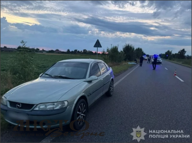 Відомо, чому жінка вистрибнула з авто під час руху у Литовежі і загинула 