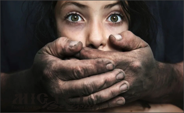 В Іваничах суд залишив у СІЗО 34-річного підозрюваного в зґвалтуванні рідних доньок 