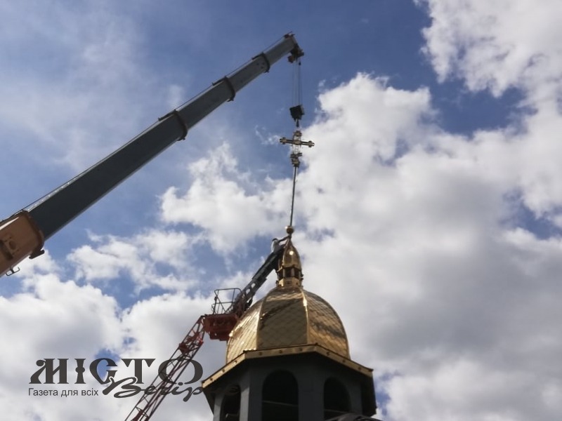 У Володимирі на храм святого Пантелеймона встановили купол 