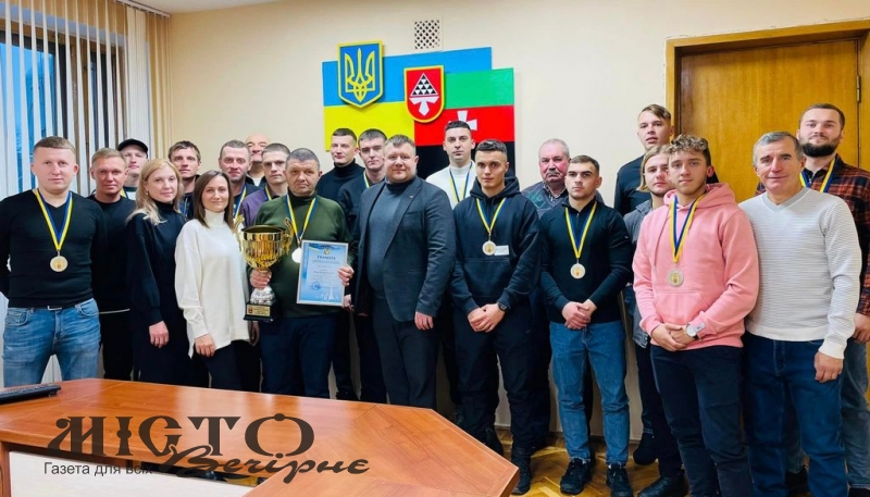 Нагородили футбольний клуб «Шахтар-Нововолинськ», який став срібним призером Чемпіонату Волині 