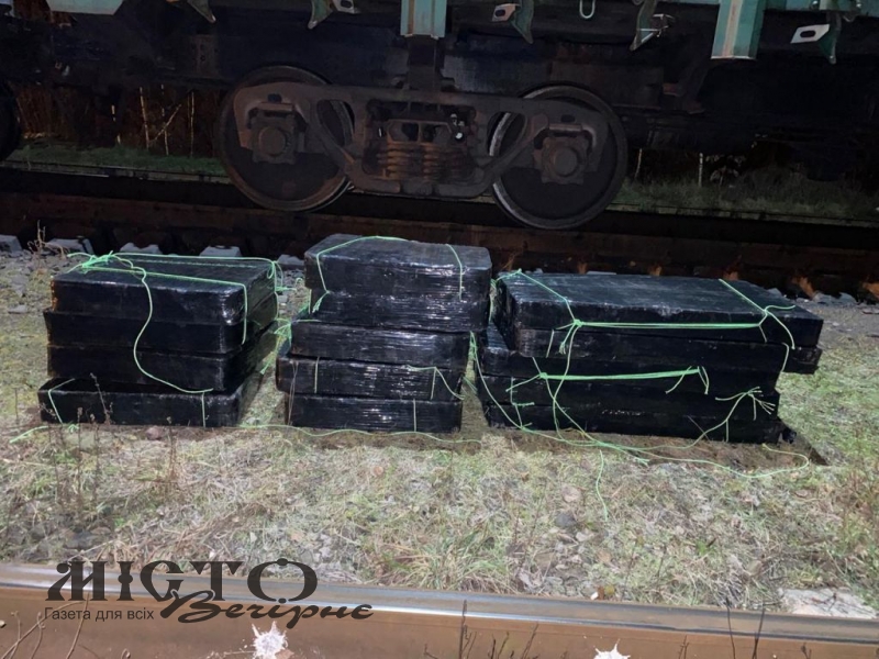 У ПП «Володимир-Волинський» в потязі знайшли 8 тис пачок цигарок з «маячком» 