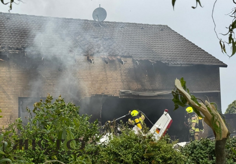 У Німеччині спортивний літак врізався у будинок: загинула 71-річна пілотеса і мешканець 