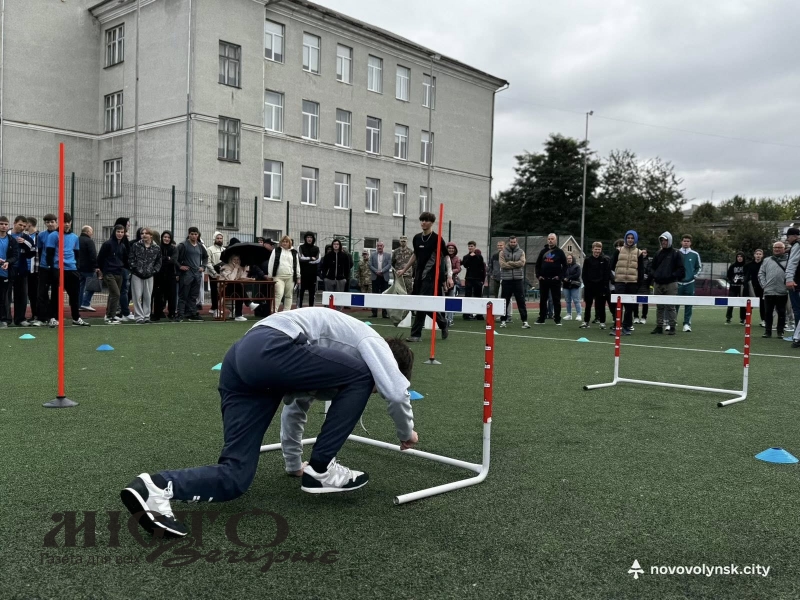 У Нововолинську до Дня захисників провели «Козацькі забави» 