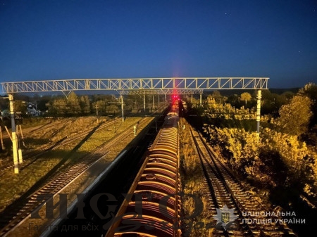 В селі Овадне підлітка вразило струмом на даху потяга: розповіли, у якому він стані 