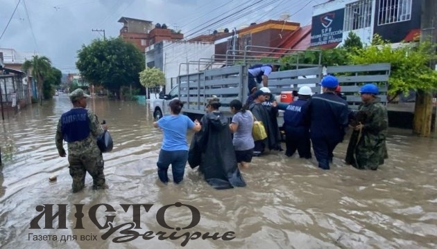 У Мексиці внаслідок злив та зсувів грунту загинула щонайменше 41 людина 