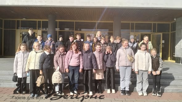 Локачинські ліцеїсти побували на виставі у обласному театрі 