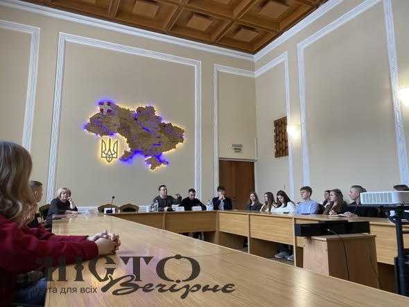  Учень Локачинського ліцею взяв участь у засіданні Українського молодіжного фонду у Луцьку 