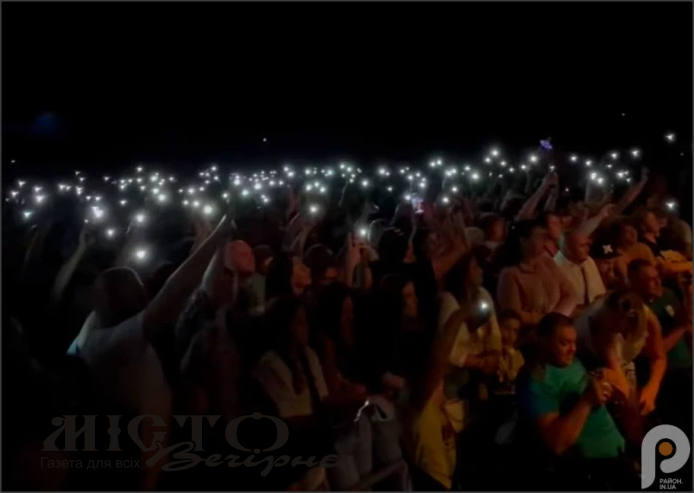 Рекордний калач, авіашоу та Скрипка: як Нововолинськ відзначив 75-річчя та День шахтаря 