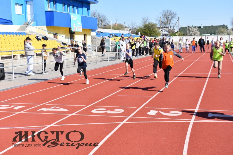 У Володимирі визначили кращих легкоатлетів району в межах проєкту «Пліч-о-пліч» 