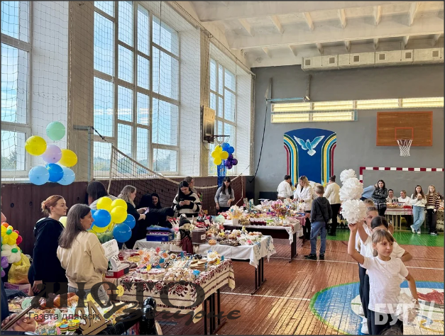 У ліцеї №7 міста Нововолинськ відбувся благодійний ярмарок на підтримку захисників 