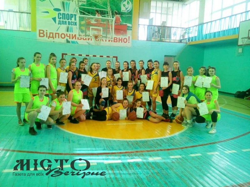 Володимирчанки посіли друге місце на спортивних іграх школярів Волині з баскетболу серед дівчат 