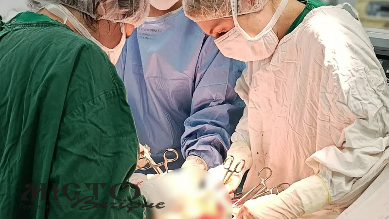 У Володимирі 38-річній жінці успішно видалили пухлину матки 