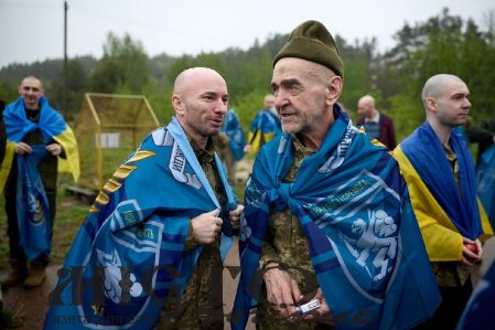 Перший етап обміну полоненими 1000 на 1000: в Україну повернулися 205 оборонців 