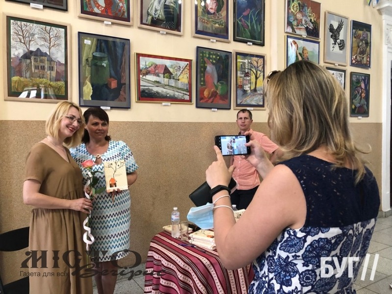 У Володимирі відбулася презентація книги письменниці з Луцька 