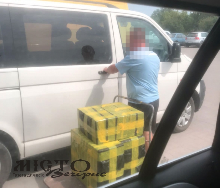 Поблизу Нововолинська виявили чоловіка, який перевозив заборонений товар 