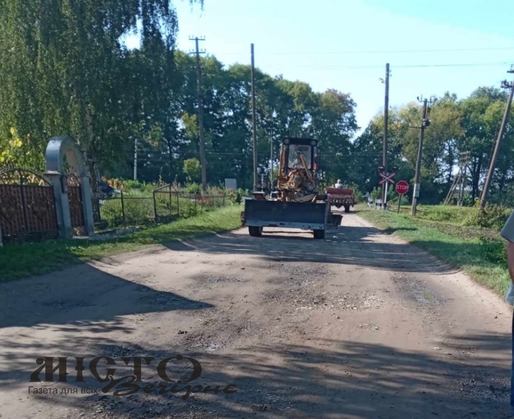 В Іваничівській громаді провели роботи з грейдерування доріг 