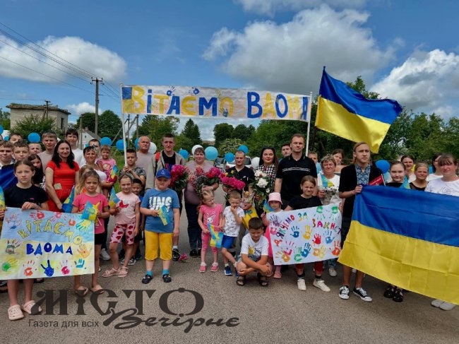 У Володимирській громаді зустріли двох звільнених із російського полону воїнів 
