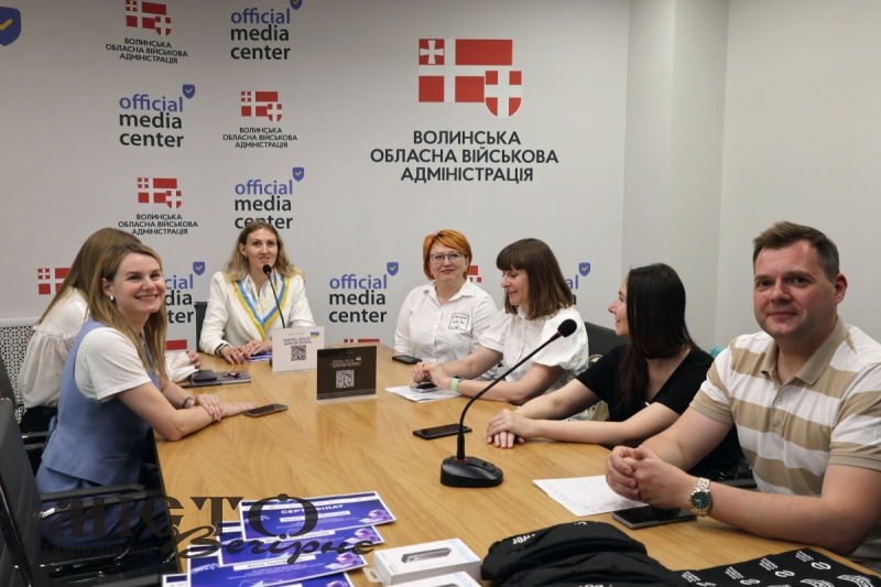 Четверо учениць з Нововолинської громади перемогли на конкурсі есе про штучний інтелект серед молоді Волині 
