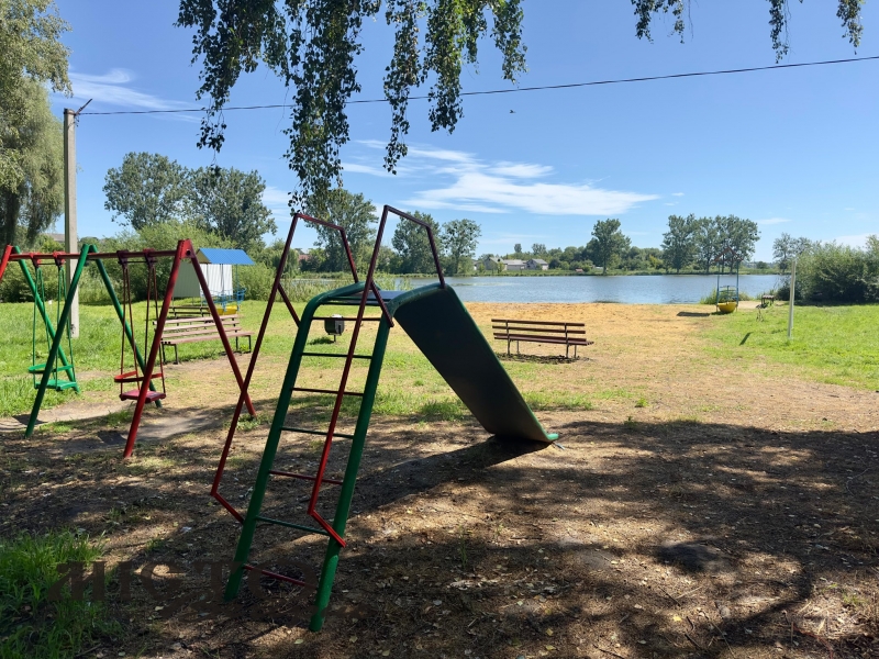 У Локачах облаштували зону для відпочинку 