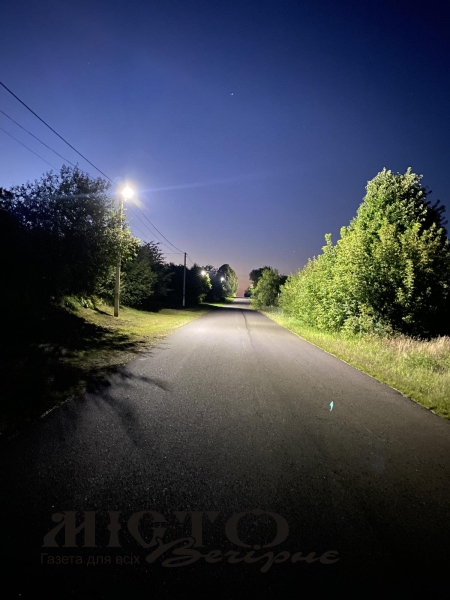 У селі Локачинської громади вперше встановили вуличне освітлення 