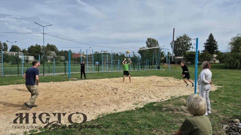 У Павлівськвй громаді проведено турнір з пляжного волейболу з нагоди Дня фізичної культури і спорту 