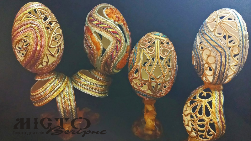 Володимирський митець Анатолій Бойко змайстрував нові вироби з яєчної шкаралупи та бурштину 