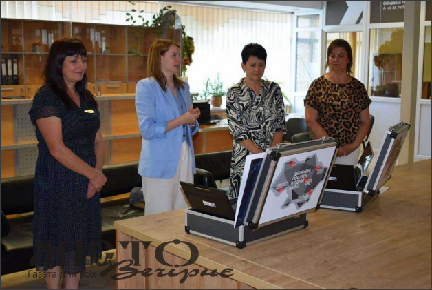 У Володимирі ЦНАП отримав «Мобільну валізу» для допомоги маломобільним мешканцям 