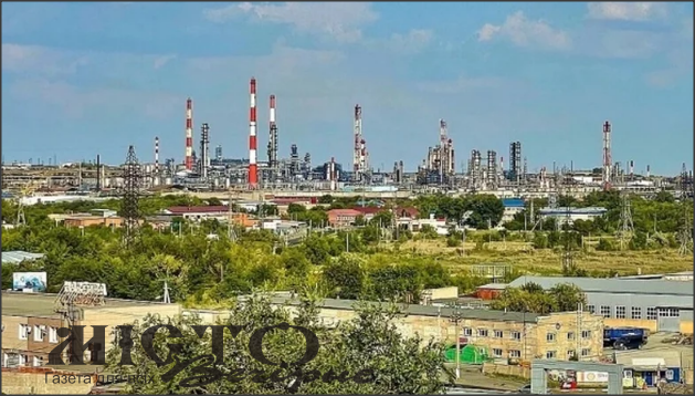 НПЗ в Оренбурзькій області росії атакували далекобійні дрони СБУ 