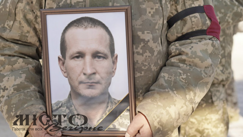 У Володимирі попрощалися з Героєм Віталієм Сідельським 